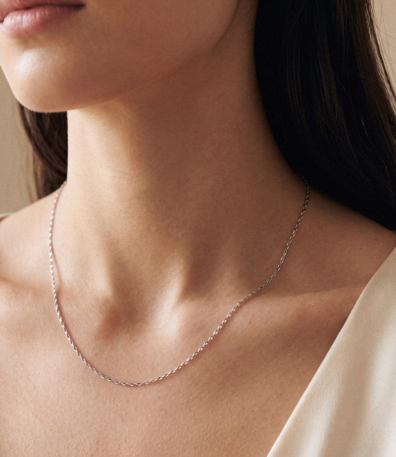 Feine Weißgold-Kette 50 cm aus 750er Weißgold – Unisex