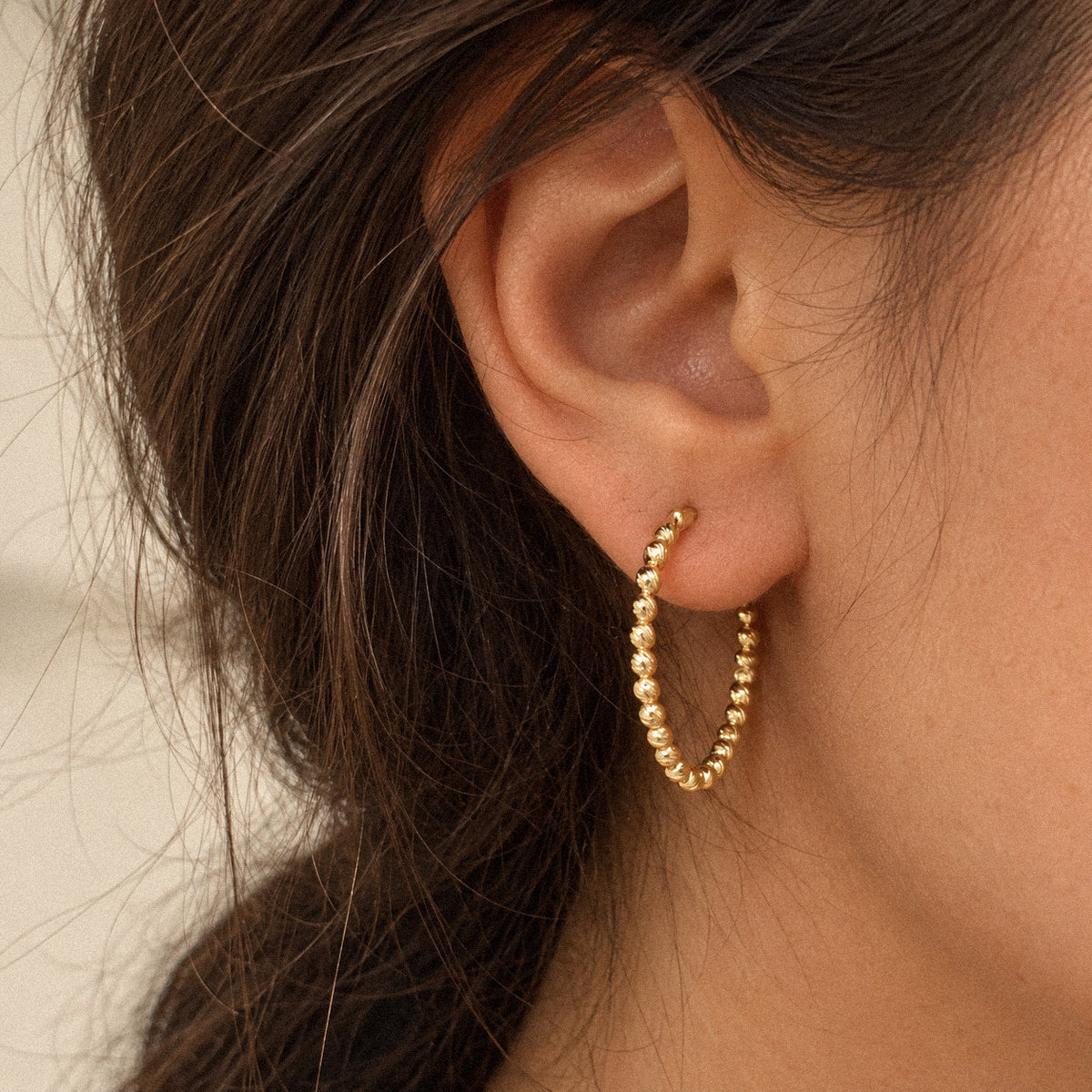Gedrehte Creolen 26 mm aus 750er Gold – Ansicht 2